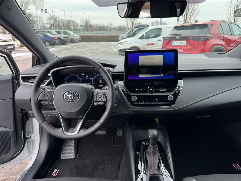 Toyota Corolla 1,8 GR Sport Dynamic - fotka 12 z 12