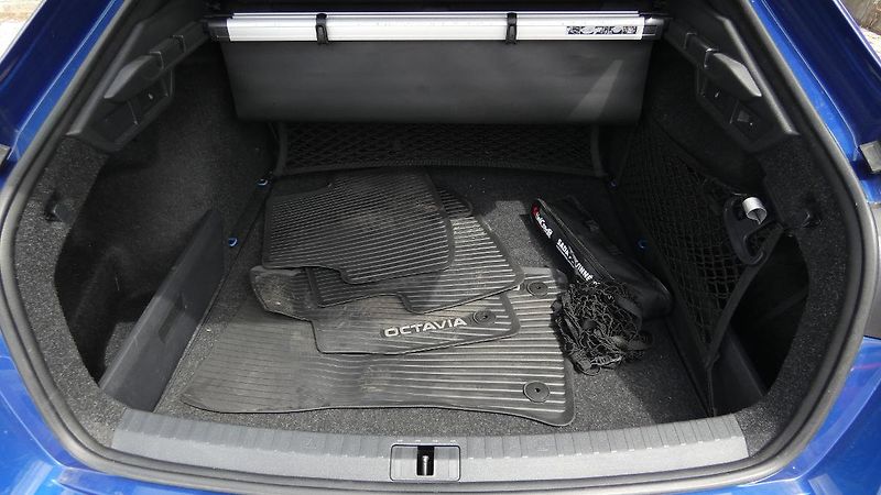 Škoda Octavia 2.0 TSI 180kW DSG RS - fotka 21 z 27