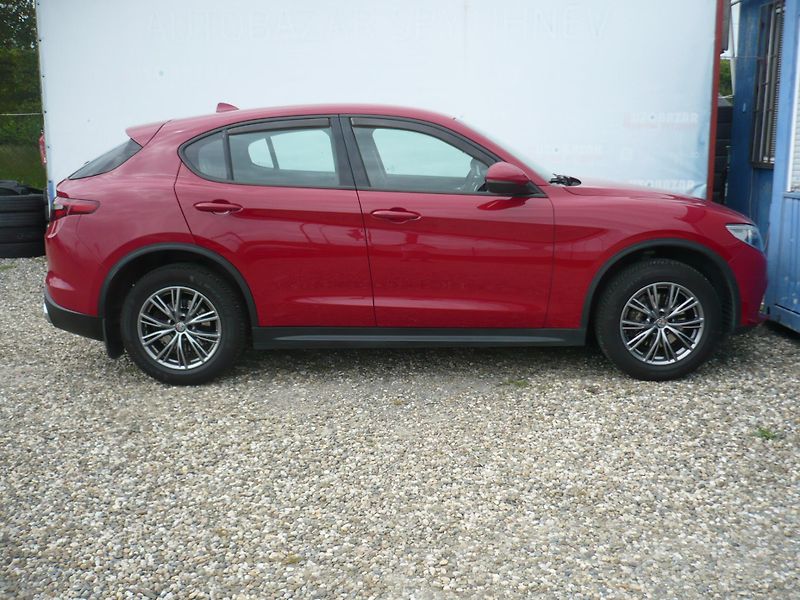 Alfa Romeo Stelvio 2.0T Q4 Kamera Klima - fotka 5 z 33