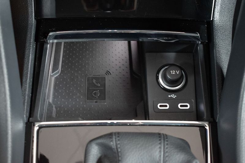 Škoda Karoq 1.5 TSI STYLE+*DSG*WEBASTO*ČR - fotka 25 z 44