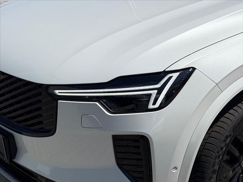 Volvo XC90 (2026) 2,0 B5 Ultra Black Edition  29 - fotka 5 z 14