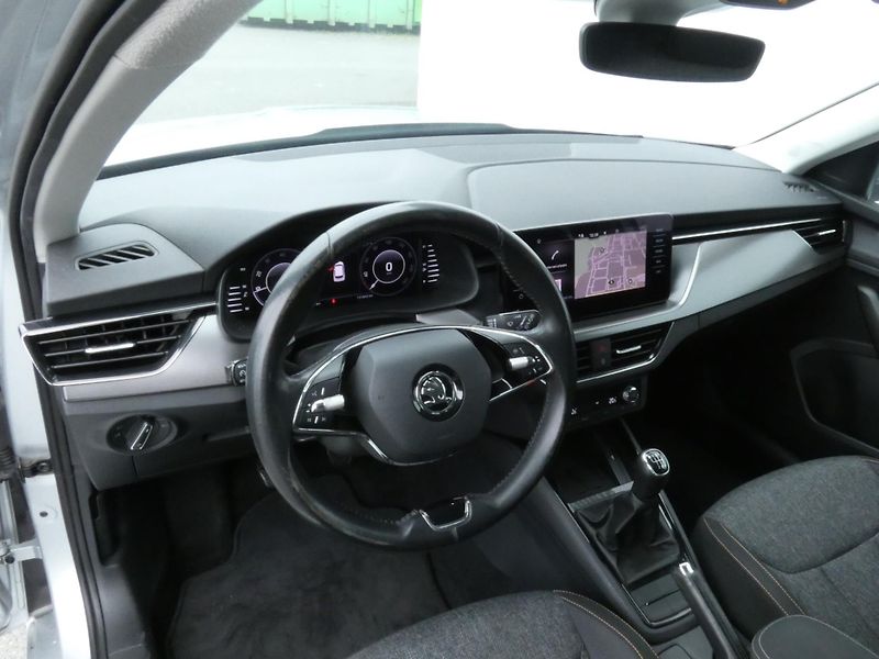 Škoda Kamiq Ambition Clever 1.5 TSI /110 k - fotka 5 z 30