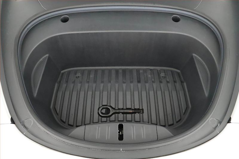 Tesla Model 3 (2021) Performance 82kWh, SoH 98% - fotka 24 z 29