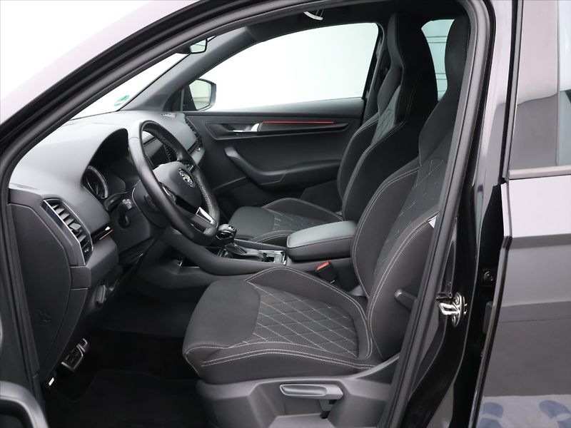 Škoda Karoq 2,0 TSI 140kW Sportline DSG 4x - fotka 10 z 30