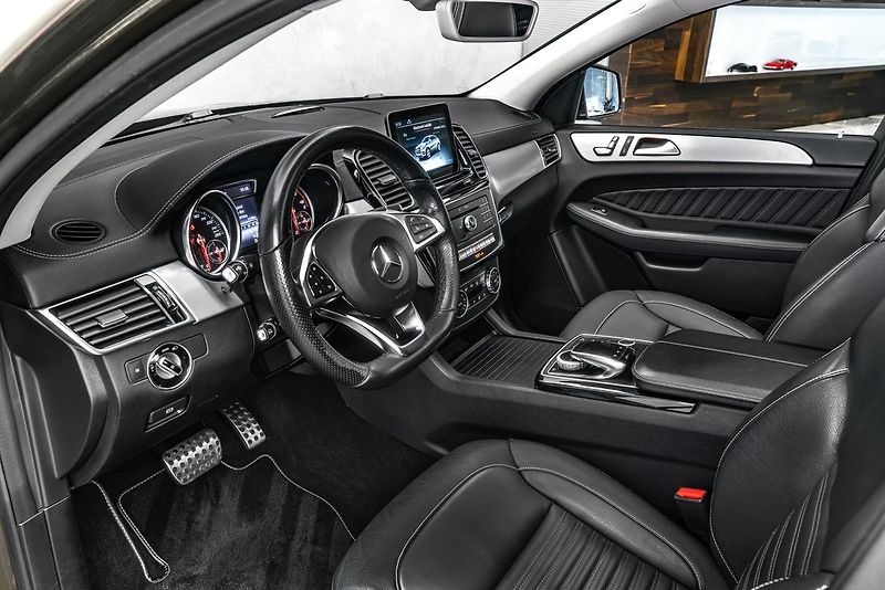 Mercedes-Benz GLE panorama, asistenty - fotka 12 z 23