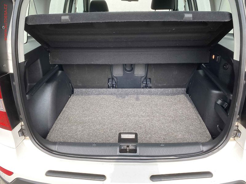 Škoda Yeti (2014) 1.6 TDi, Elegance, DSG - fotka 7 z 17