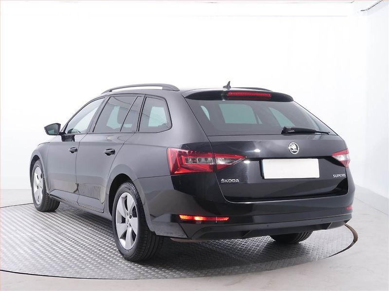 Škoda Superb (2017) 1.4 TSI, Tempomat - fotka 4 z 19