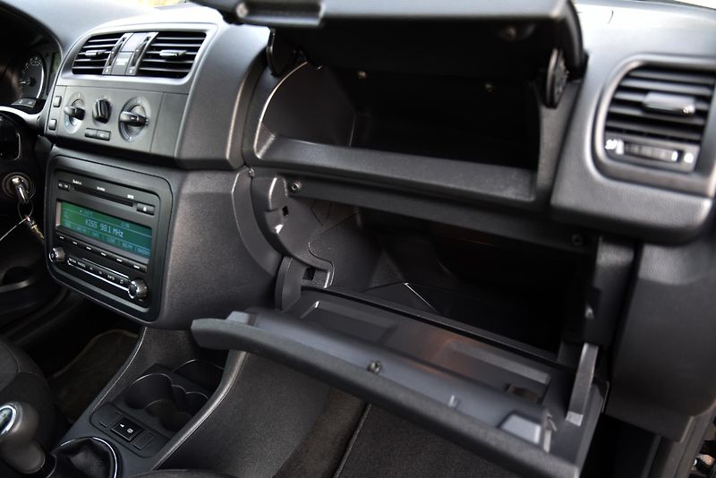 Škoda Fabia 1.6 TDi CR FAMILY, KLIMA, TEMP - fotka 33 z 50
