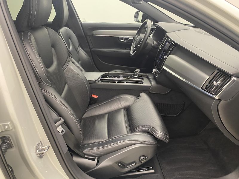 Volvo V90 B5 AWD R-DESIGN AUT CZ - fotka 24 z 53