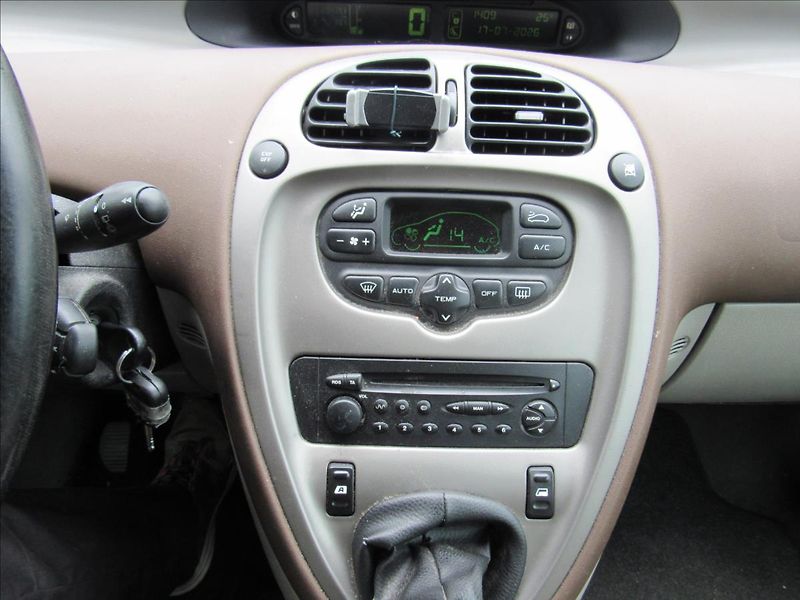 Citroën Xsara Picasso 1,8 85kW - fotka 15 z 24