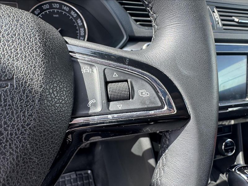 Škoda Superb 2,0 TDI, Automat - fotka 14 z 21