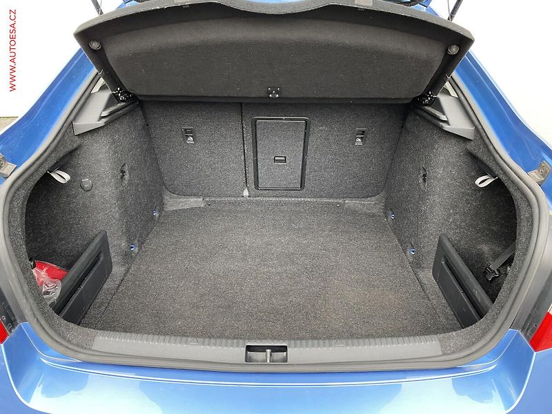 Škoda Octavia (2018) 1.8 TSi, Style, park. čidla - fotka 7 z 17