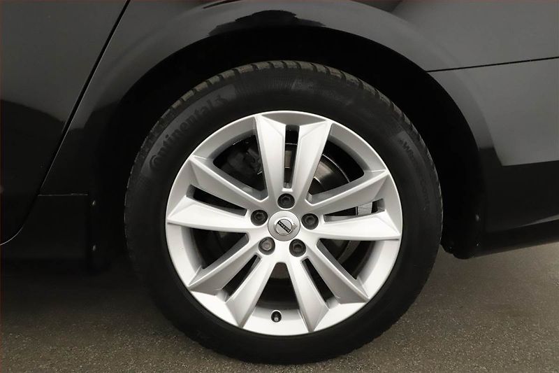 Volvo V90 (2019) D4, Automat, Kůže, Navi - fotka 12 z 18