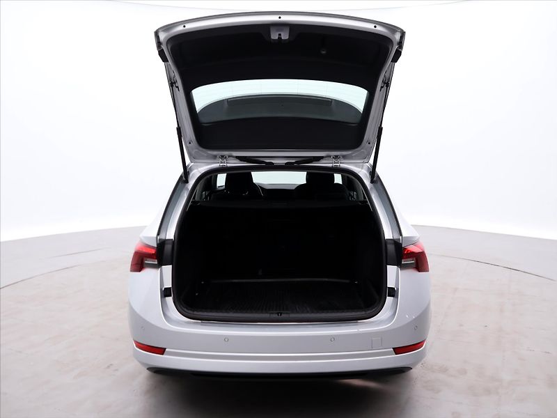 Škoda Octavia 2,0 TDI CZ Ambition 1.Maj DPH - fotka 9 z 38