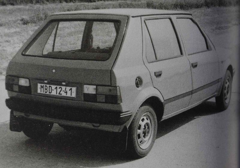 Návrh třídveřové karosérie