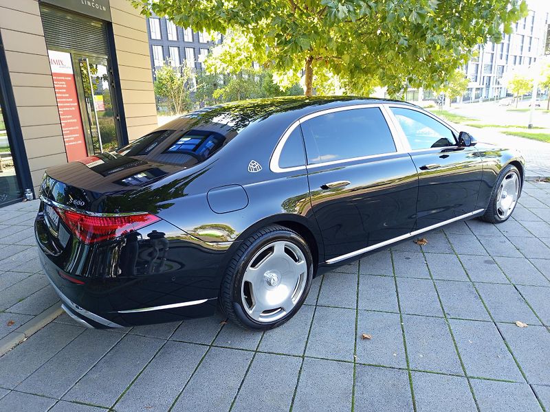 Mercedes-Benz Třídy S (2022) MAYBACH S 680, V12 - fotka 3 z 48