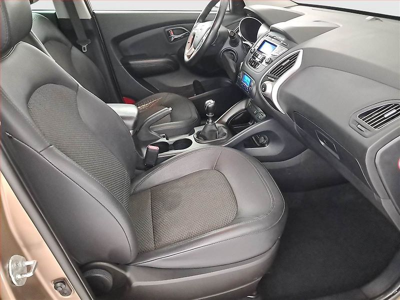 Hyundai ix35 (2013) 2.0 CRDi, 4X4, Tempomat - fotka 9 z 18