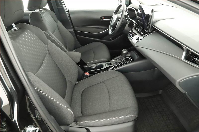 Toyota Corolla (2025) 1.8 Hybrid - fotka 7 z 16
