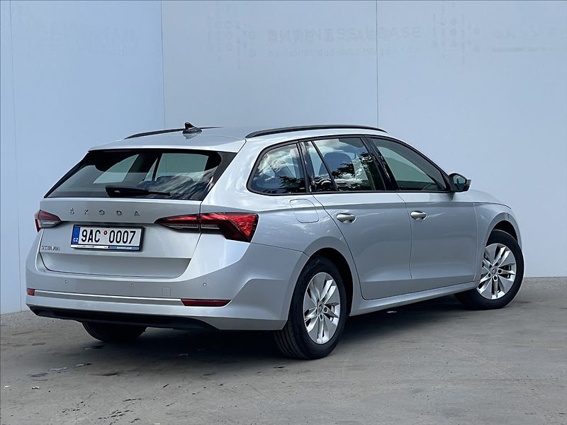Škoda Octavia 2,0 TDI Combi Ambition Plus - fotka 3 z 23