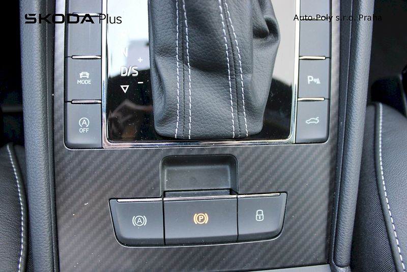 Škoda Superb (2024) Combi SportLine 2.0 TDI 110 kw - fotka 16 z 25