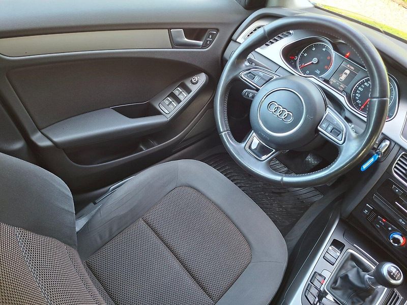 Audi A4 Allroad (2012) 2.0TDI 130kW MAN QUATTRO - fotka 11 z 43