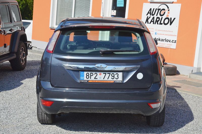Ford Focus (2009) 1.6i 16V 74kW TITANIUM 2x kola - fotka 5 z 26