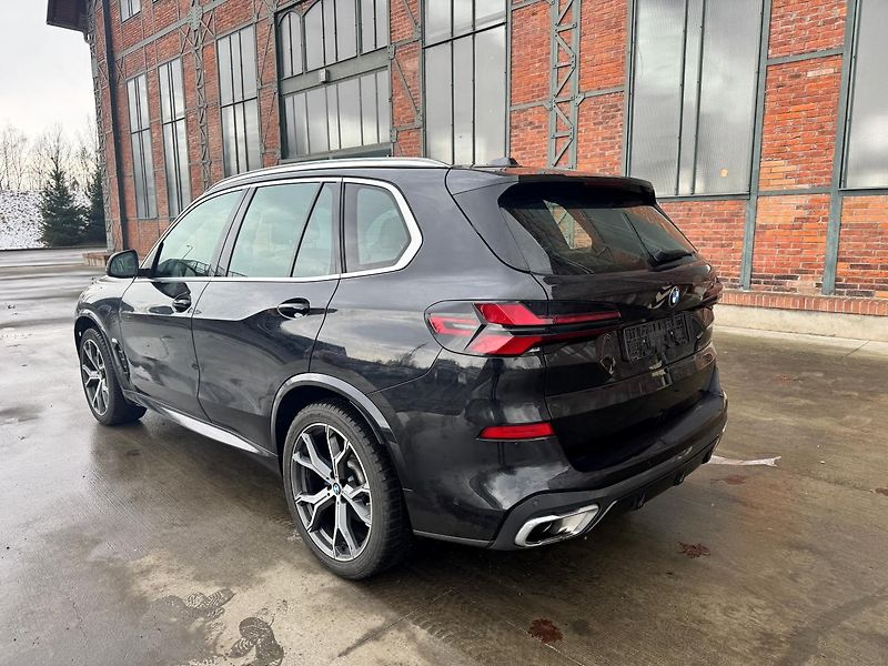 BMW X5 (2024) xDrive30d M SPORT PAKET - fotka 6 z 28