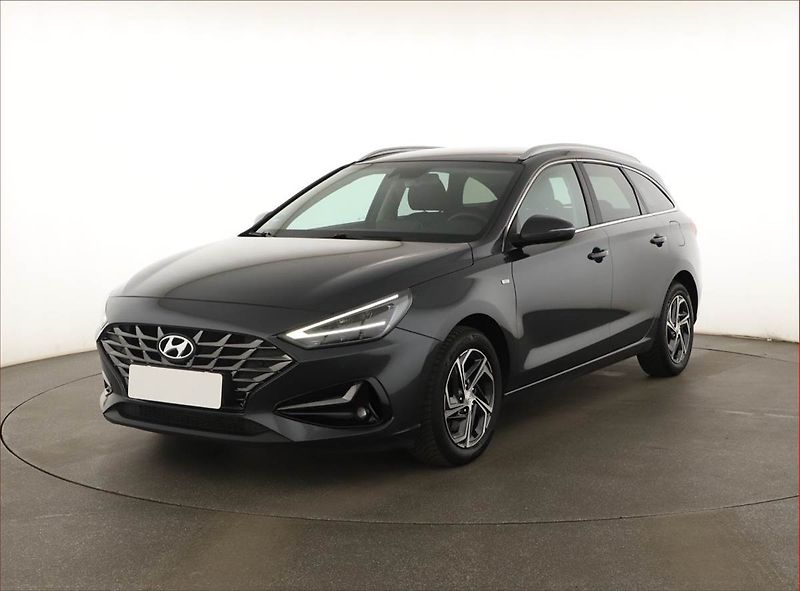 Hyundai i30 (2024) Family Smart 1.5 T-GDI - fotka 2 z 20
