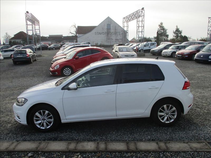 Volkswagen Golf 1,0 TSI,klima,Apple/Android - fotka 4 z 28