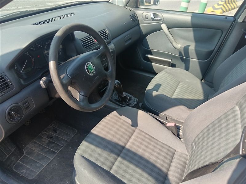 Škoda Octavia 1,9 TDi  Advance - fotka 17 z 19