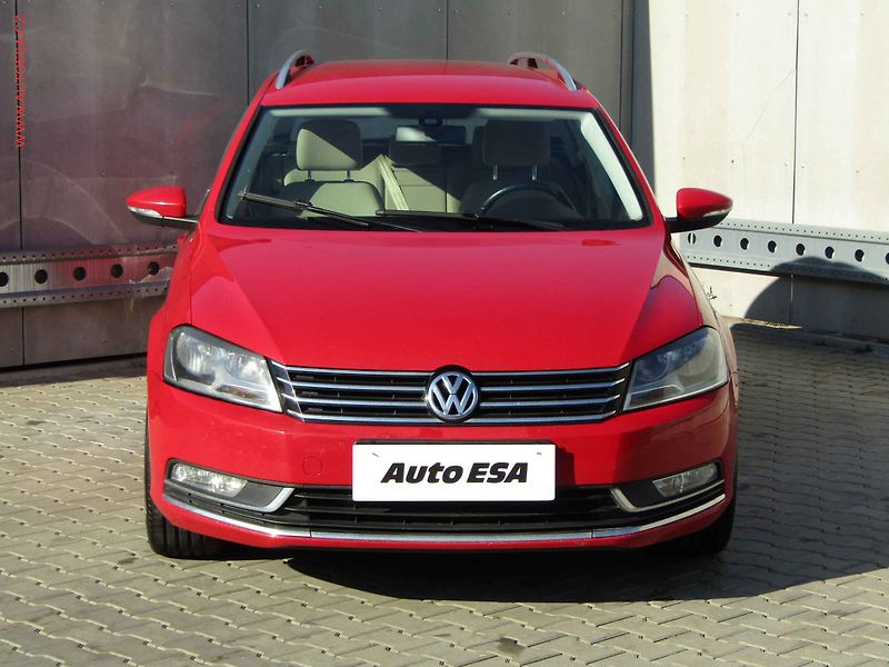 Volkswagen Passat (2011) 1.4 TSi, AC, p.čidla - fotka 2 z 19