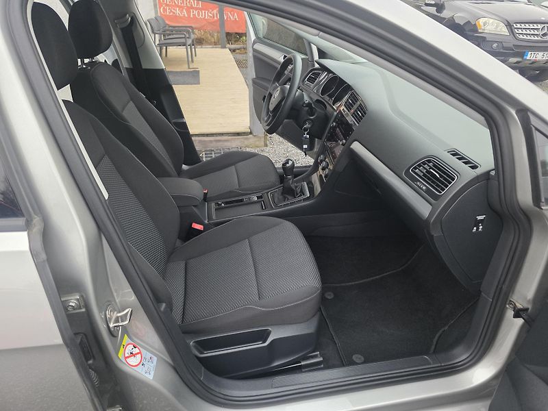 Volkswagen Golf Variant 1.6 TDI  - fotka 11 z 15