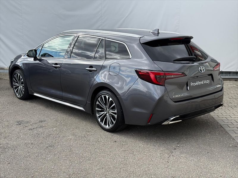 Toyota Corolla 1,8 Style, Hybrid - fotka 6 z 20