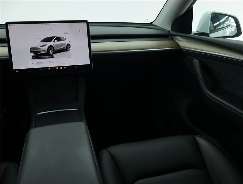 Tesla Model Y (2022) Long Range AWD 79kWh, SoH 89% - fotka 8 z 22