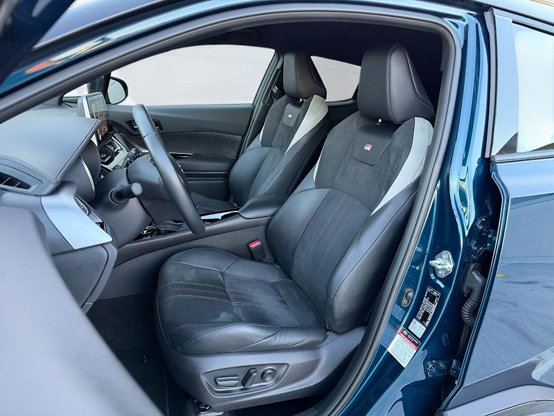 Toyota C-HR 2.0 Hybrid GR Sport e-CVT - fotka 4 z 31