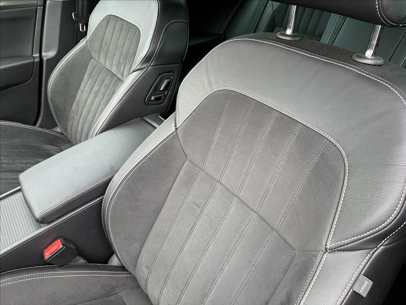 Škoda Superb 2,0 STYLE 4X4 TAŽNÉ,KAMERA - fotka 11 z 31