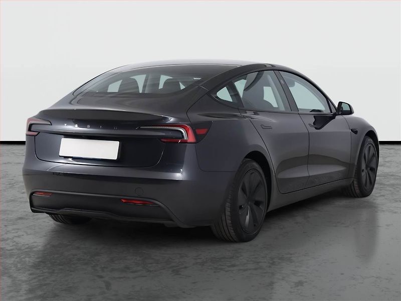 Tesla Model 3 (2025) Standard Range 60kWh, SoH 98% - fotka 5 z 25