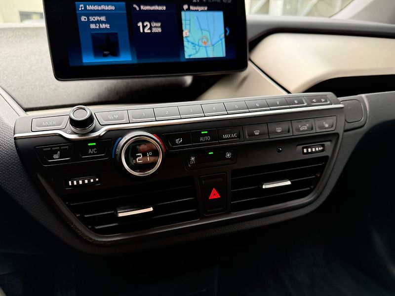 BMW i3 i3S, 120 Ah, Kamera, Panorama - fotka 16 z 28