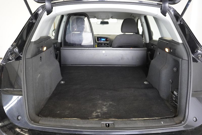 Audi Q5 VAN 3,0 TDI QUATTRO AUT. - fotka 11 z 28