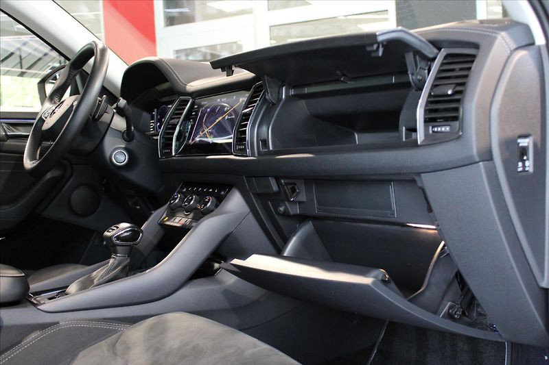 Škoda Kodiaq TDi DSG 4x4 Style ACC/Fullserv - fotka 27 z 33