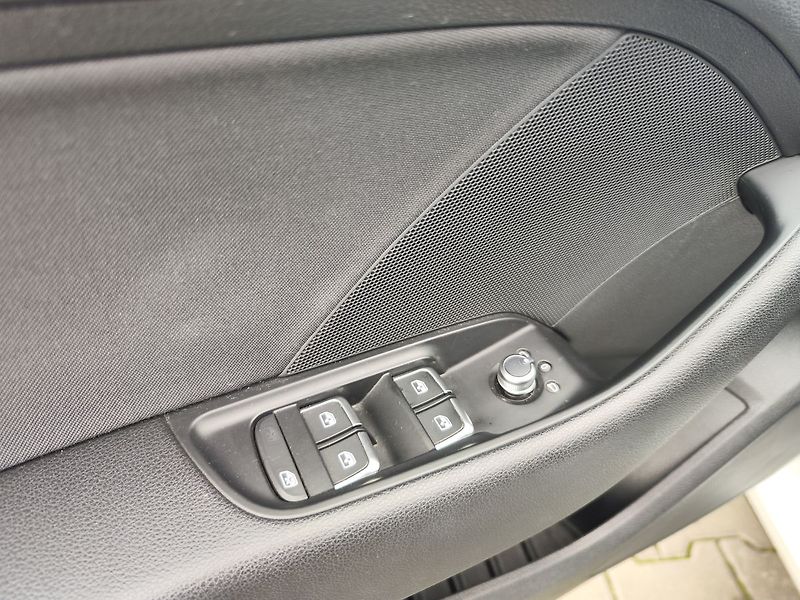 Audi A3 1.6 TDI/85kW S-Line - fotka 27 z 28
