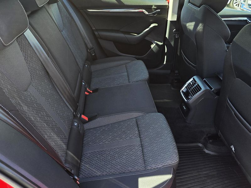 Škoda Octavia 2.0TDI 110KW STYLE+ NEHAVAR ČR - fotka 20 z 39