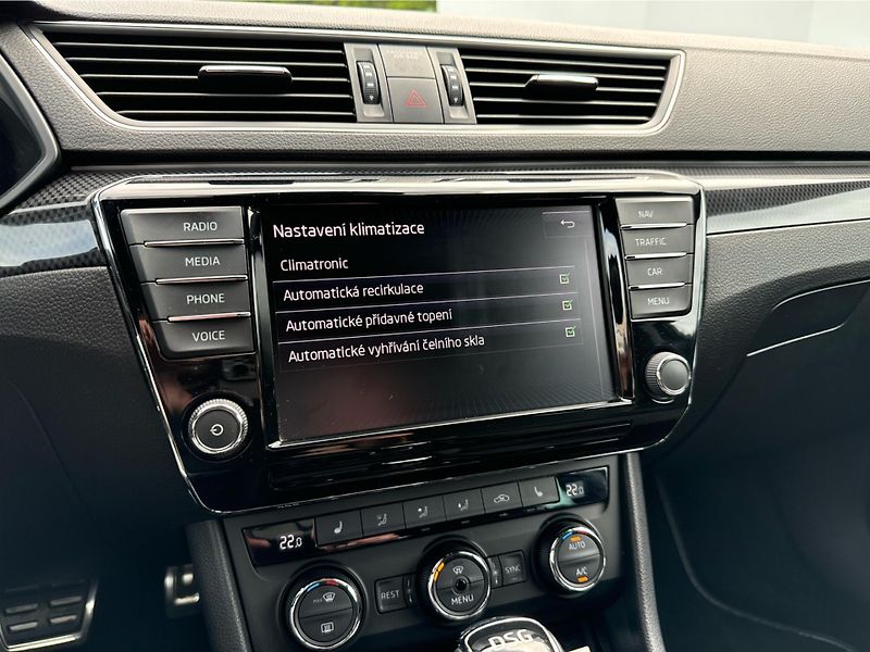 Škoda Superb Sportline 2.0 TDI DSG 4x4 - fotka 15 z 30