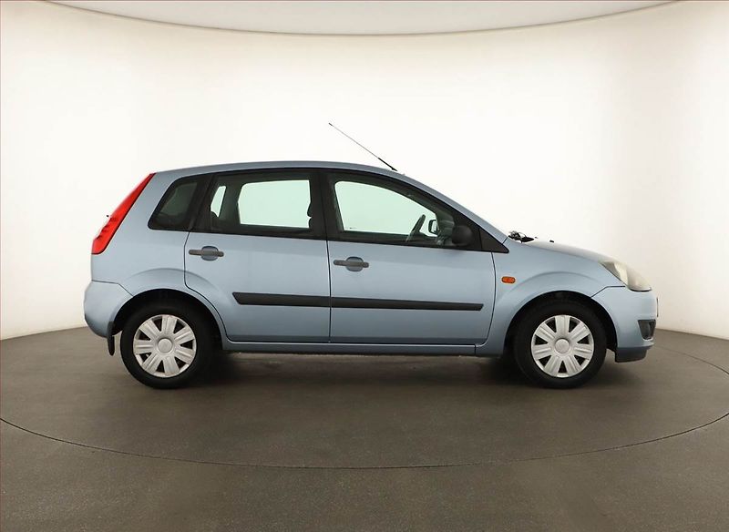 Ford Fiesta (2007) 1.3 i, pěkný stav - fotka 6 z 11