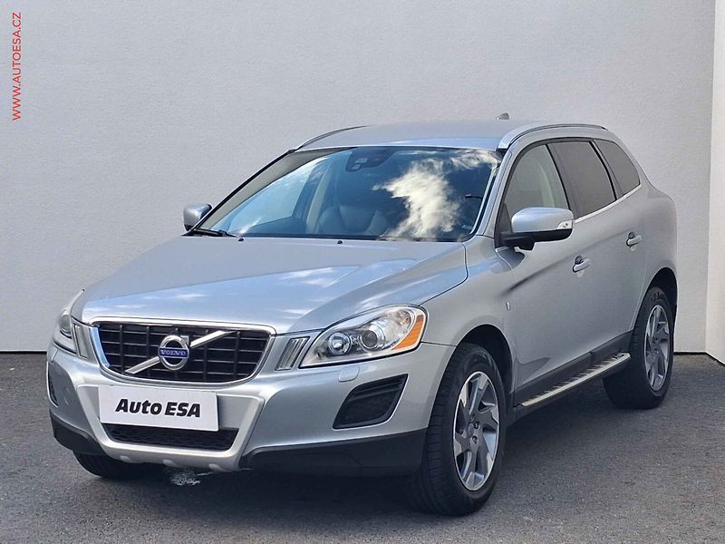Volvo XC60 (2013) 2.4D5 4x4, ČR, servis.kniha - fotka 3 z 17
