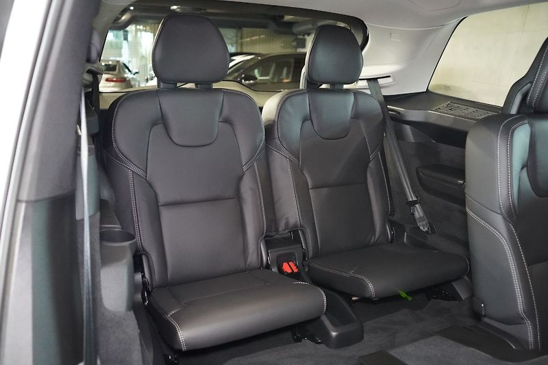 Volvo XC90 T8 PLUS Dark, Vzduch,Ventilace - fotka 48 z 50
