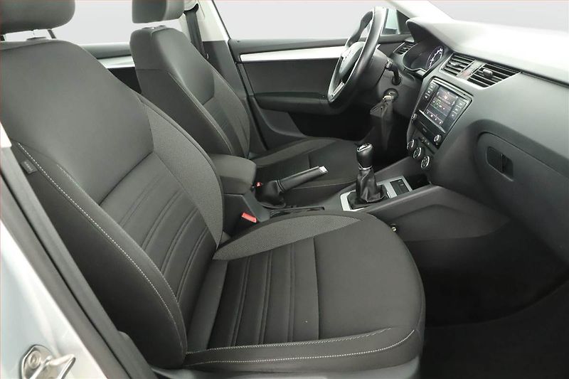 Škoda Octavia (2019) 1.6 TDI, Tempomat - fotka 7 z 16