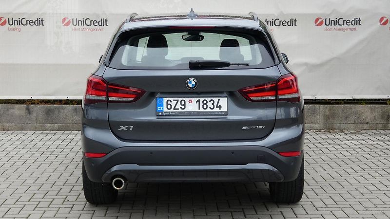 BMW X1 sDrive 18i - fotka 4 z 24
