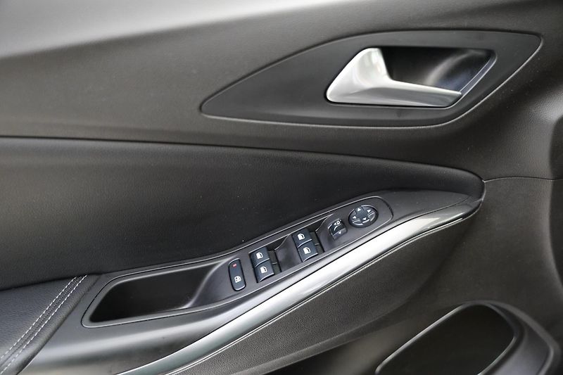 Opel Grandland X - fotka 12 z 27