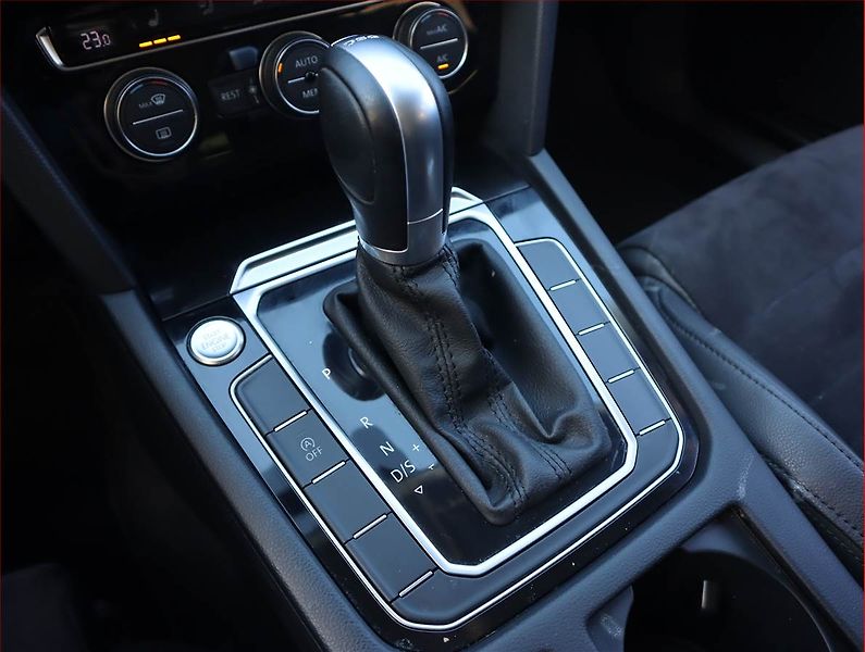 Volkswagen Passat (2018) 2.0 TDI, Automat, Kůže, Navi - fotka 13 z 20